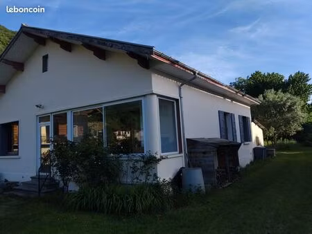 grande maison familiale au calme