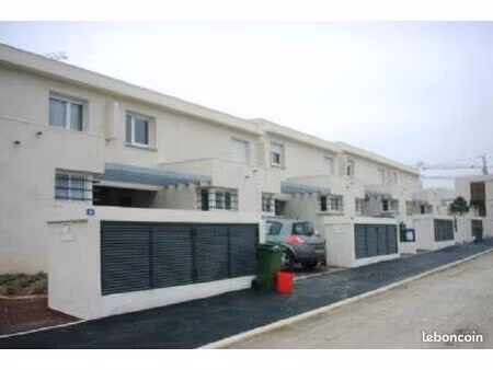 villa 3 pièces 70 m²