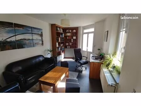 appartement 3 pièces de 76 m² avec balcon  cave et place de stationnement