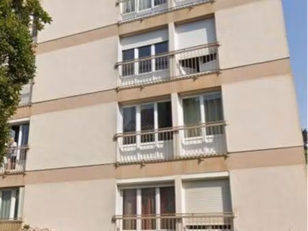t3 meublé 60 m² – gare à 5 min à pied – parking privé – cave
