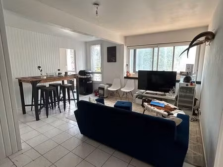 à louer  t2 de 59 m2 avec grand garage sécurisé lanester centre