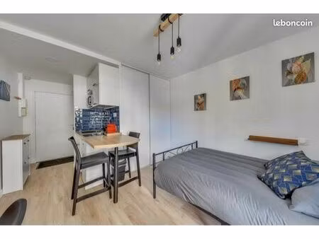 ? studio rénové & tout confort – au pied du métro mairie de clichy (ligne 13) – à 10 min d