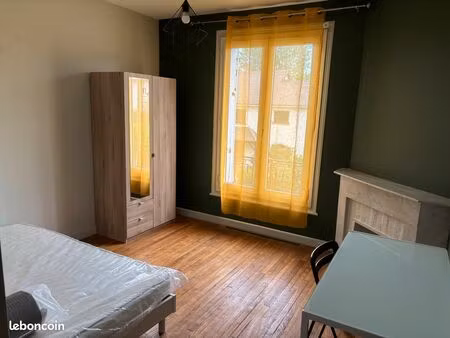 chambre meublé de 14 m2  500 toutes charges comprises