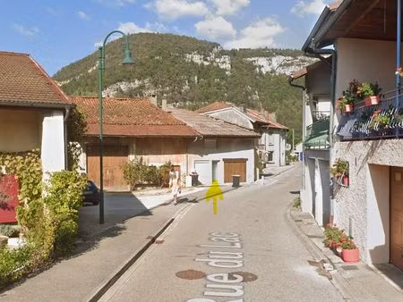 maison de village à port  garage  à 100m du lac