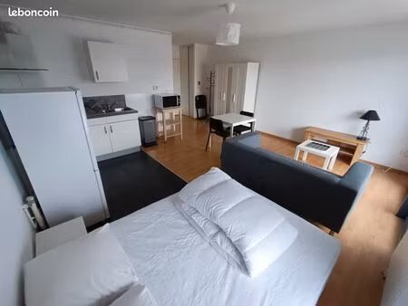 studio meublé de 32 m² à louer + place de parking sécurisée