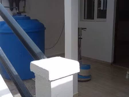 loue maison aux rez -de chaussée