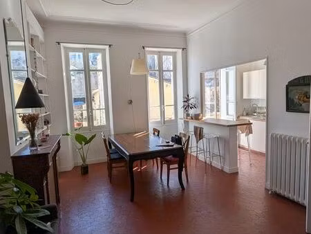 loue appartement 72m² - 2 ch. à saint-victor
