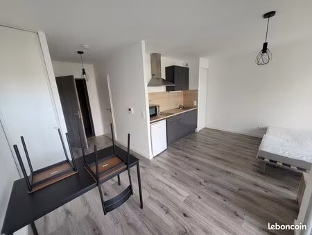 studio meublé angers avec balcon + parking
