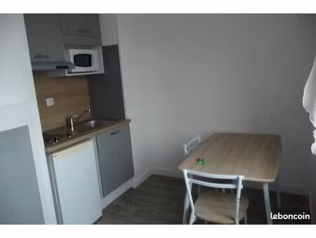 studio avec parking