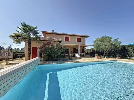 vente maison 9 pièces 224 m2 à ussac