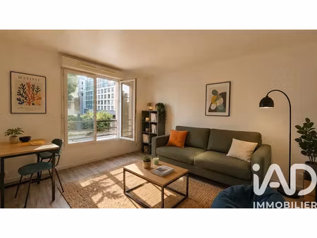 studio à paris (75020)