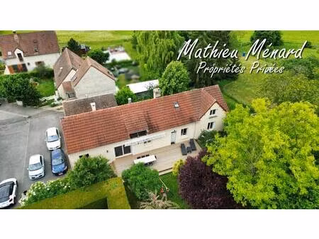 maison de caractère de 140 m² avec vie de plain-pied  grand terrain et fort potentiel d'év