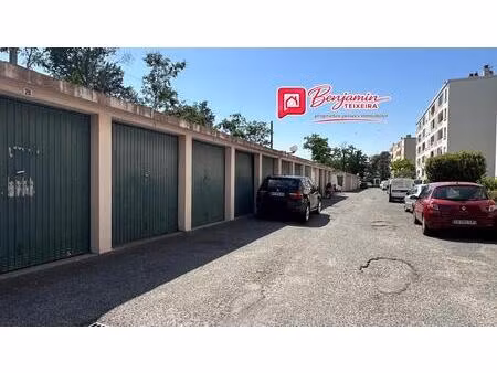 parking / box frejus