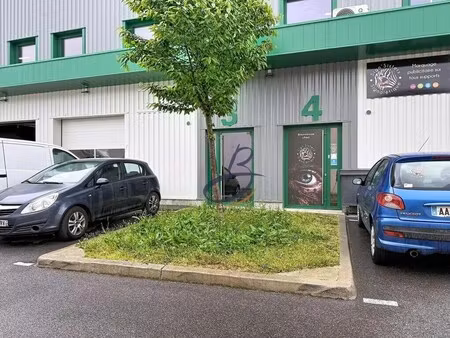 location local d’activités saint-quentin-fallavier 38070 154m²