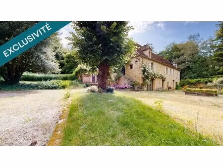 maison en pierre au coeur de la vallée de la vézère