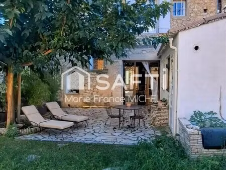 au coeur de pernes-les-fontaines  charmante maison de village pleine d'authenticité....