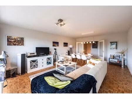 appartement à vendre avec terrasse et 2 chambres   woluwe-saint-etienne (vbe28770)