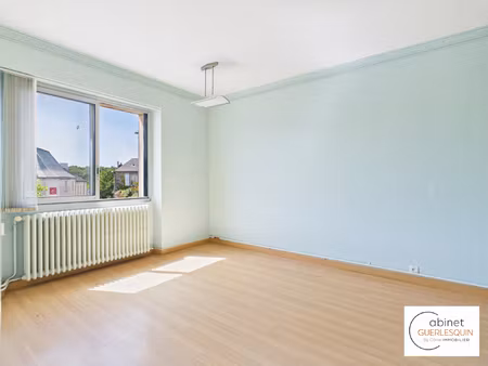 local professionnel en duplex à rénover en plein coeur du bo