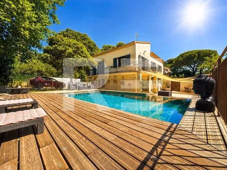 maison 5 chambres avec piscine sur terrain 1003 m2