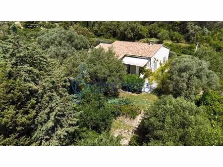 maison de plain-pied avec vue sur le duché d'uzès et jardin méditerranéen