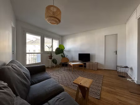 a louer - chambre meublée dans une colocation sur île de nantes