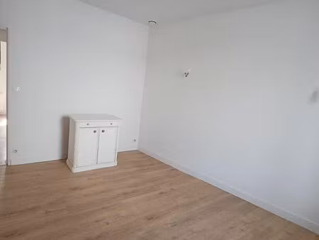 location appartement 1 pièce  24.77m²  nantes