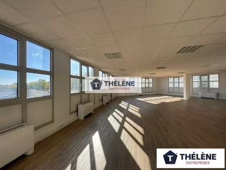 location bureaux 241 m²