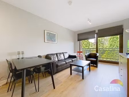 gemeubileerd appartement  1 slaapkamer + bureel en terras