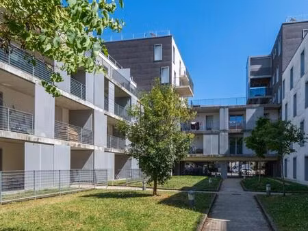 dijon facs - appartement t2 récent avec terrasse et gge