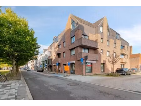 roeselare- lichtrijk 2-slaapkamerappartement op toplocatie.