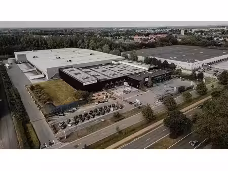 magazijn met kantoor te huur op logistieke site te bornem