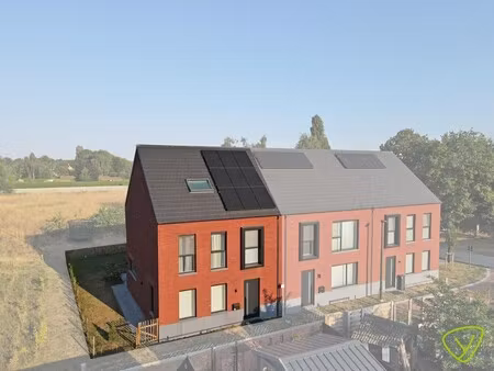 prachtig afgewerkte woning te huur op een rustige locatie net buiten het centrum van eeklo