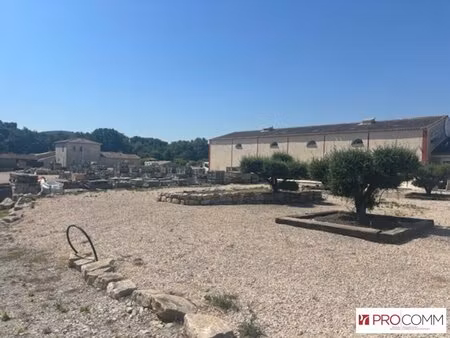 location commerce roaix 84110 1000m²