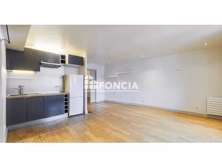 appartement t2 de charme en hyper-centre de grenoble – 43 04 m²