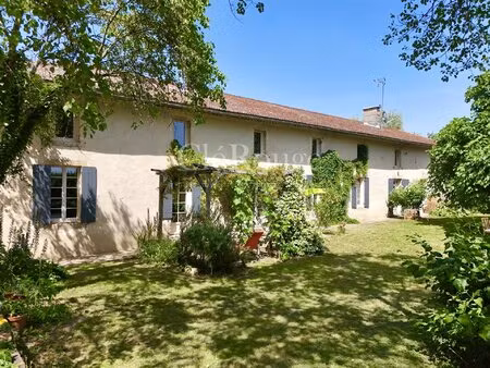 15 minutes de monségur – magnifique propriété en pierre de 5 chambres