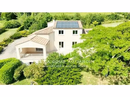 superbe villa sur les hauteurs villeneuvoises !
