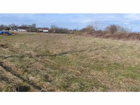 terrain constructible 1 250 m² au calme -proche de dole /arbois/salins-les-bains