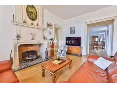 appartement de prestige dans un château historique près de saintes  à 40 minutes de la...