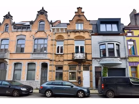appartement te koop in sint-amandsberg met 3 slaapkamers