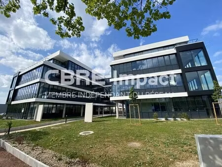 location bureaux 180 m²