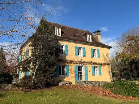 belle propriété avec piscine et vue sur les pyrénées