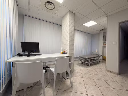 local commercial 150 m2 - charpennes  villeurbanne - proche du métro