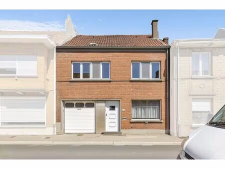 te renoveren woning met garage