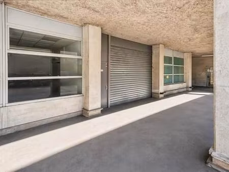 location local d’activités saint ouen 93400 108m²