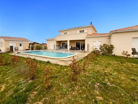 maison 7 pièces - 186 m²