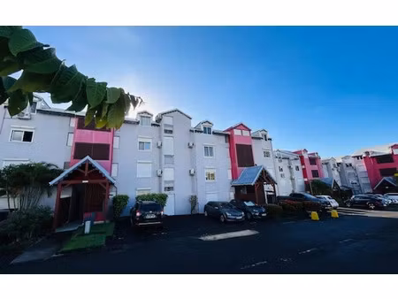 location appartement  m² t-1 à baie-mahault  1 030 €
