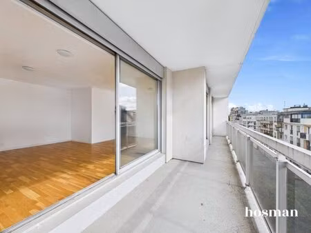 spacieux et lumineux appartement de 4 pièces de 104 m² avec balcon - rue de ménilmontant .