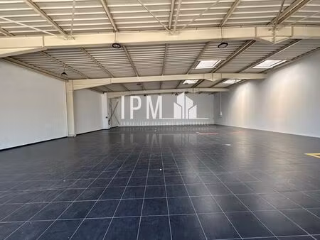 location commerce martigues 13500 410m²