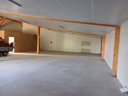 49 candé  local d'activité et commercial 276 m2 à louer