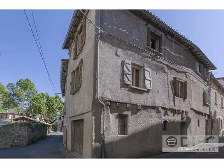 maison de village entièrement rénové au cœur du village.